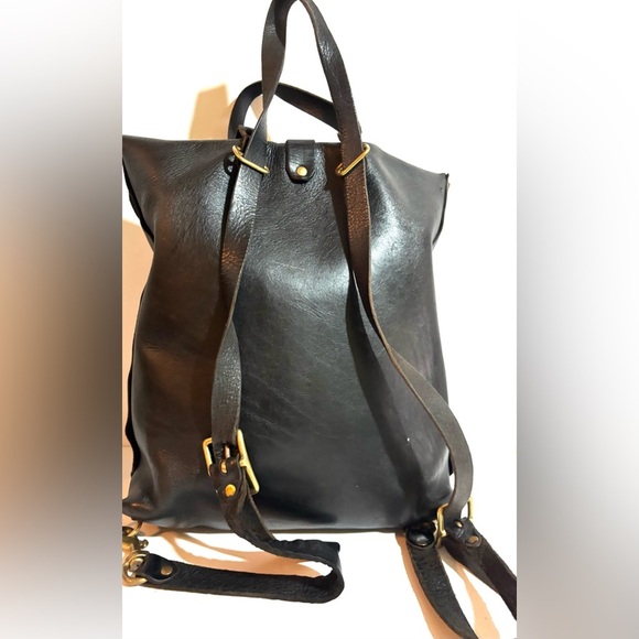Vintage unisex Black Leather Backpack - Picture 2 of 12
